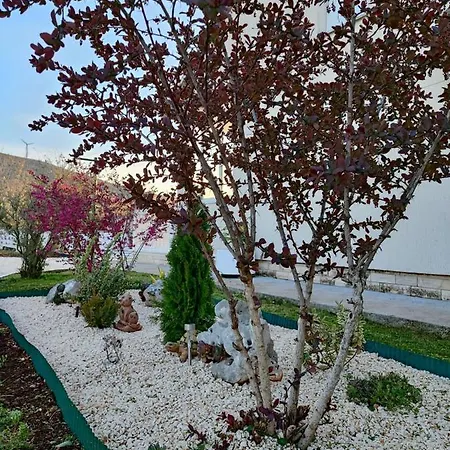 Casa de Férias Mediterranean Olive Waterfallskrka-croatia