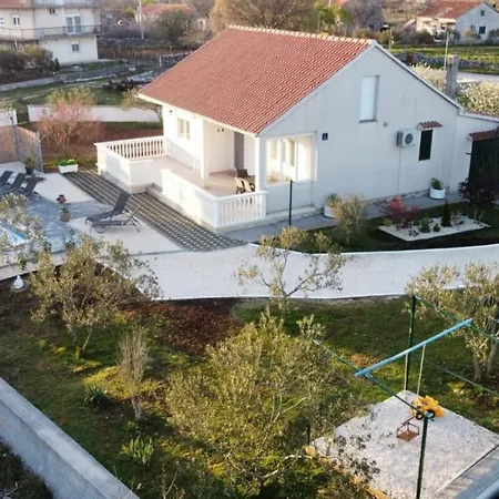 Mediterranean Olive Waterfallskrka-croatia Feriehus Gulin