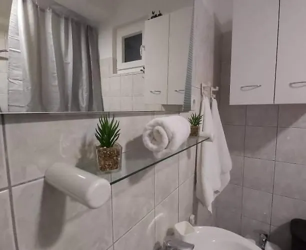 Mediterranean Olive Waterfallskrka-croatia Gulin